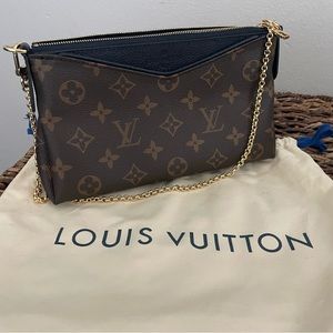 Louis Vuitton Pallas Clutch Navy Marine Blue